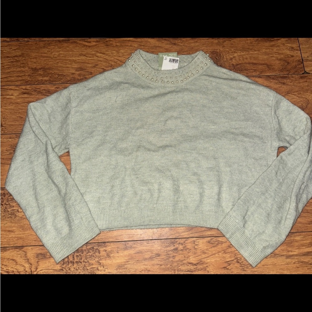 New H&M Crop Pearl Sweater Women's Size Medium
